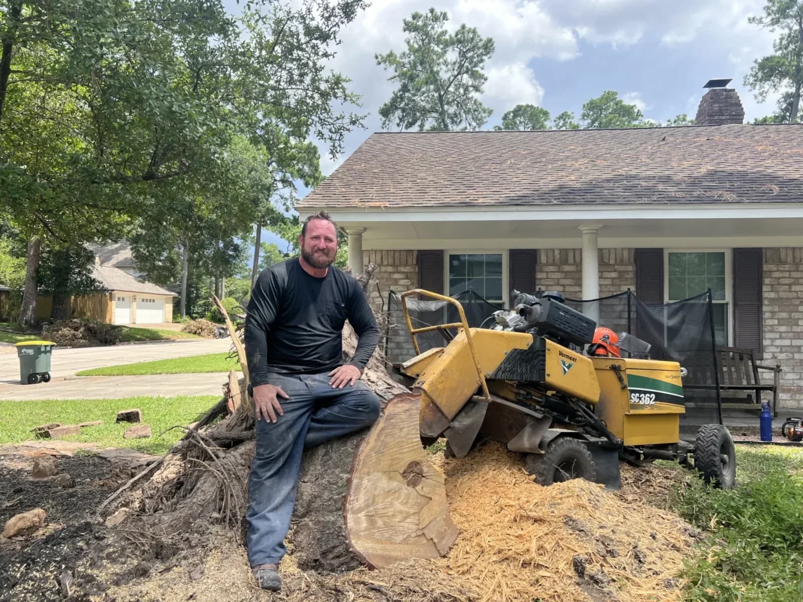 Professional tree service in Atascocita, TX by Branching Out
